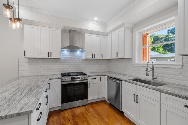 26 Caswell St, Fitchburg, MA 01420