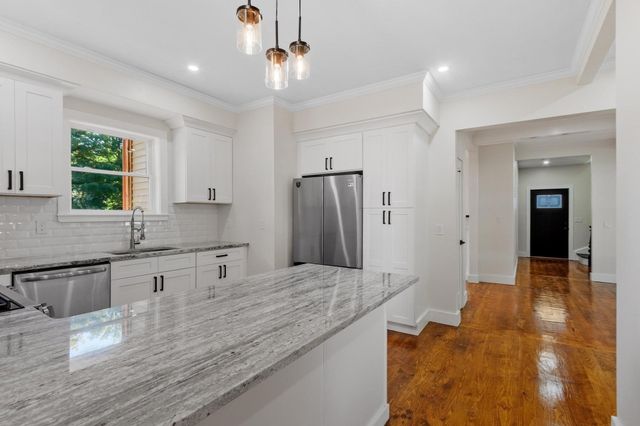 26 Caswell St, Fitchburg, MA 01420