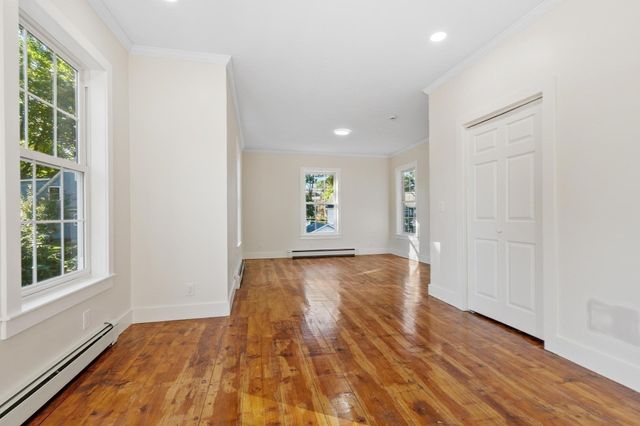 26 Caswell St, Fitchburg, MA 01420