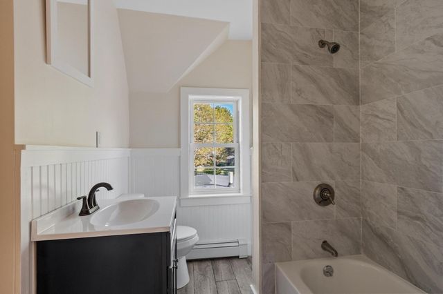 26 Caswell St, Fitchburg, MA 01420