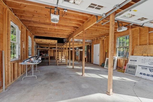 26 Caswell St, Fitchburg, MA 01420