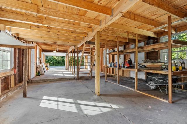 26 Caswell St, Fitchburg, MA 01420