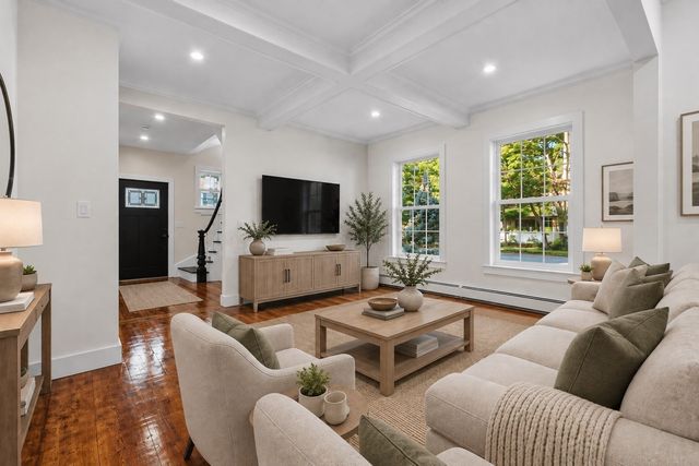 26 Caswell St, Fitchburg, MA 01420