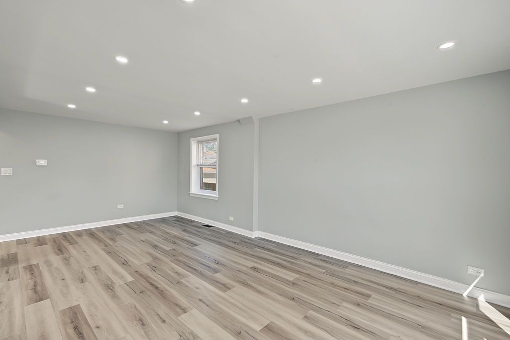 11256 S Avenue L, Chicago, IL 60617 — photo 5