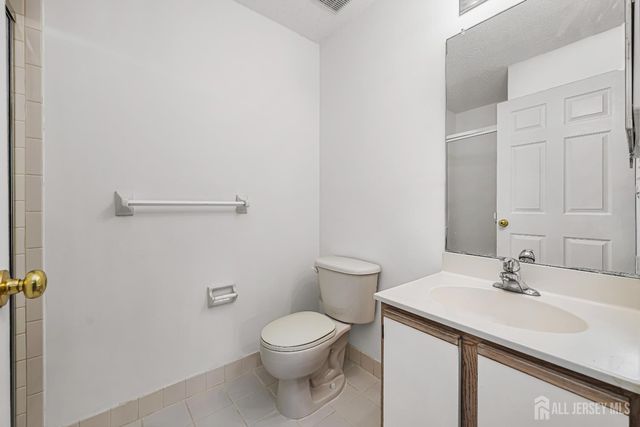 107 Prestwick Way, Edison, NJ 08820