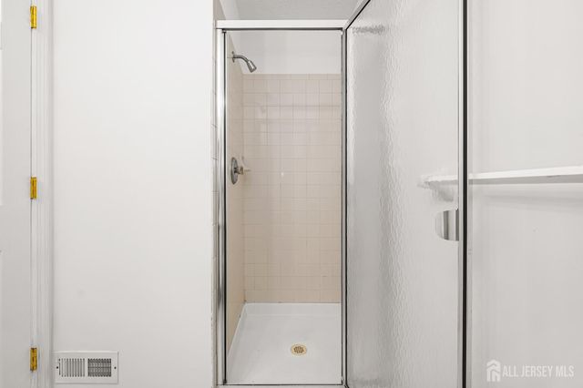 107 Prestwick Way, Edison, NJ 08820