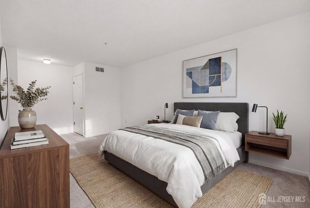 107 Prestwick Way, Edison, NJ 08820