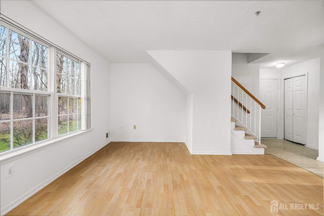 107 Prestwick Way, Edison, NJ 08820