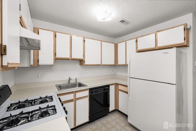 107 Prestwick Way, Edison, NJ 08820