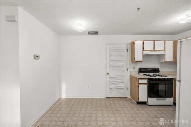 107 Prestwick Way, Edison, NJ 08820