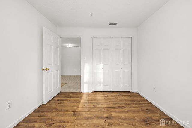 107 Prestwick Way, Edison, NJ 08820