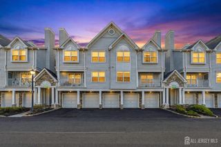 107 Prestwick Way, Edison, NJ 08820