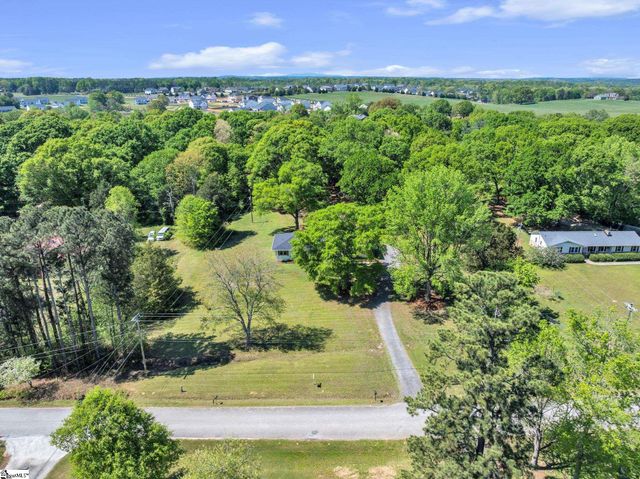 745 Canterbury Trail, Fountain Inn, SC 29644
