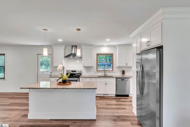 745 Canterbury Trail, Fountain Inn, SC 29644