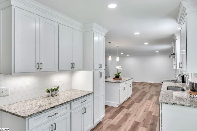 745 Canterbury Trail, Fountain Inn, SC 29644