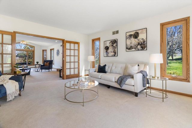S86W32230 Elias COURT, Mukwonago, WI 53149
