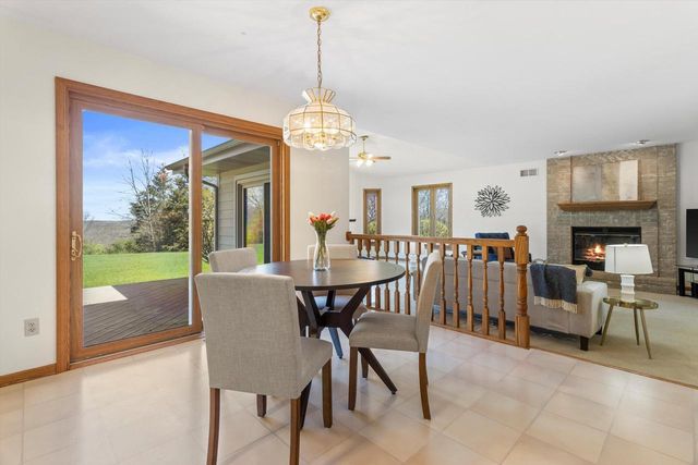 S86W32230 Elias COURT, Mukwonago, WI 53149