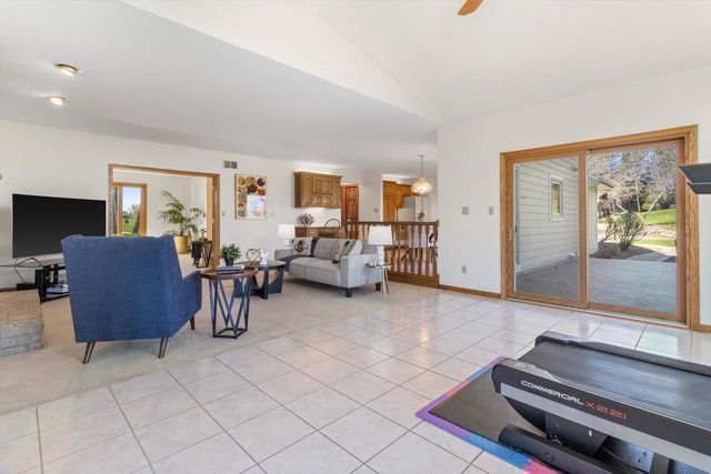 S86W32230 Elias COURT, Mukwonago, WI 53149