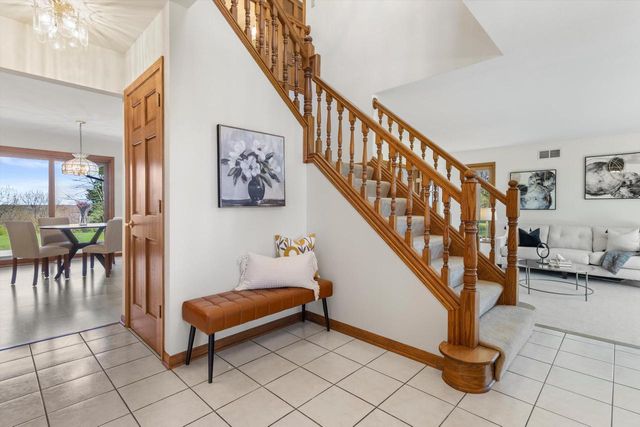 S86W32230 Elias COURT, Mukwonago, WI 53149