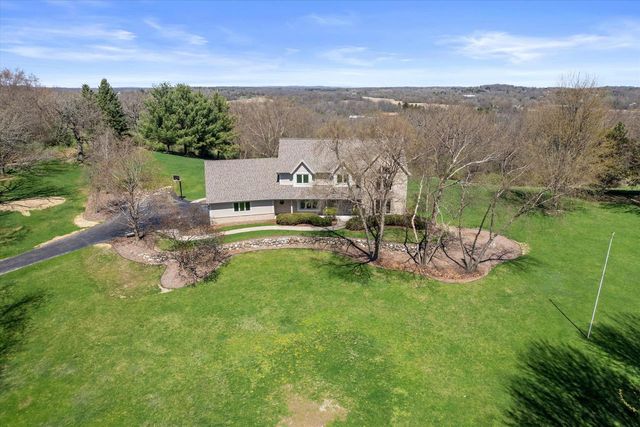 S86W32230 Elias COURT, Mukwonago, WI 53149