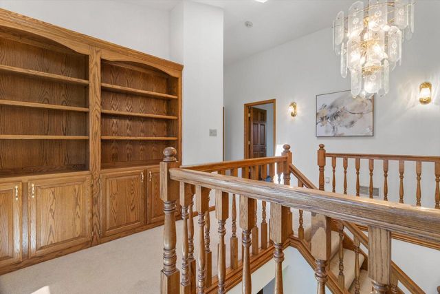 S86W32230 Elias COURT, Mukwonago, WI 53149