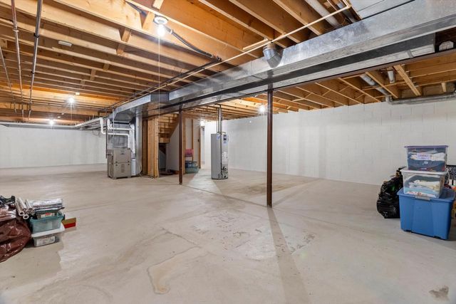 S86W32230 Elias COURT, Mukwonago, WI 53149