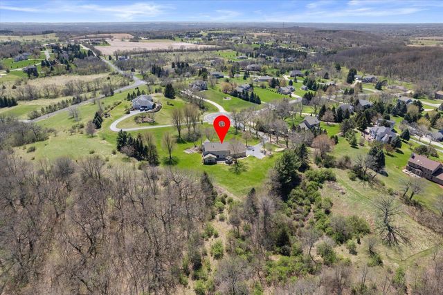 S86W32230 Elias COURT, Mukwonago, WI 53149