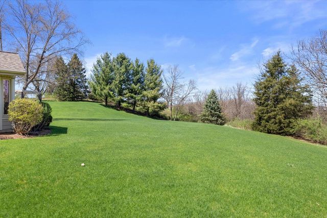 S86W32230 Elias COURT, Mukwonago, WI 53149