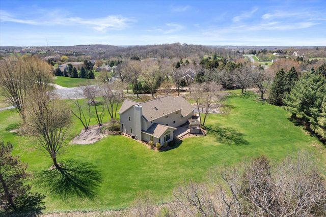 S86W32230 Elias COURT, Mukwonago, WI 53149