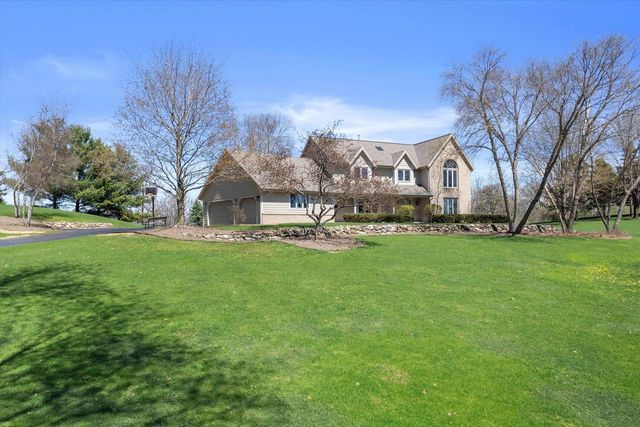 S86W32230 Elias COURT, Mukwonago, WI 53149