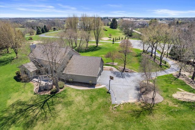 S86W32230 Elias COURT, Mukwonago, WI 53149