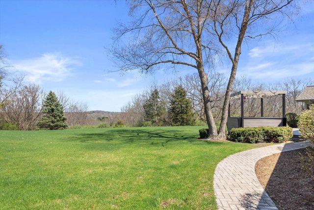 S86W32230 Elias COURT, Mukwonago, WI 53149