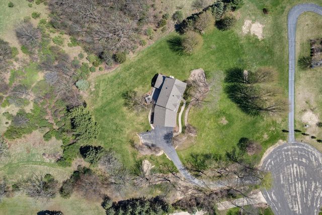 S86W32230 Elias COURT, Mukwonago, WI 53149