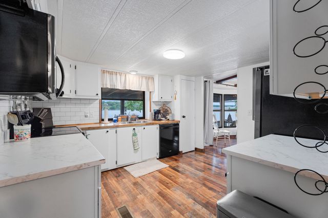 2810 Harber Loop Drive, Grove, OK 74344