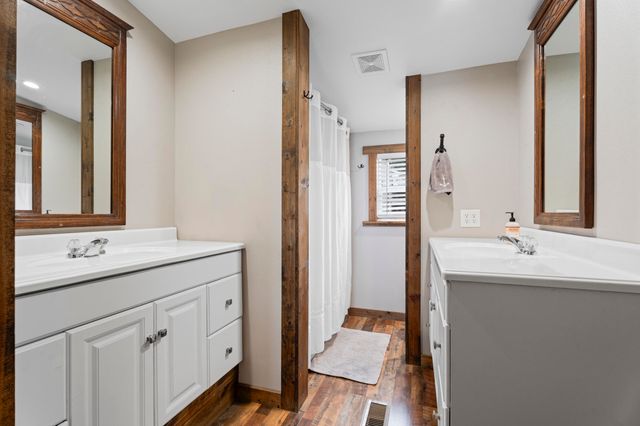 2810 Harber Loop Drive, Grove, OK 74344