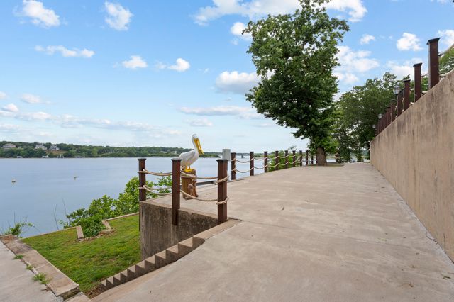 2810 Harber Loop Drive, Grove, OK 74344