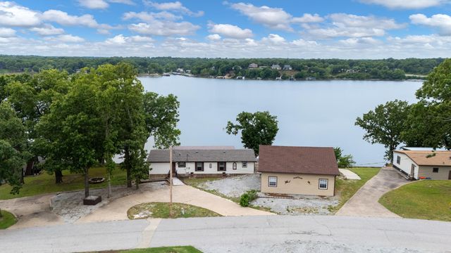 2810 Harber Loop Drive, Grove, OK 74344