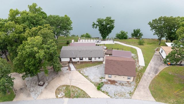 2810 Harber Loop Drive, Grove, OK 74344