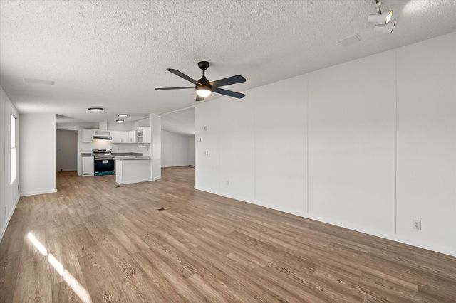 142 SE County Road 3144, Corsicana, TX 75109