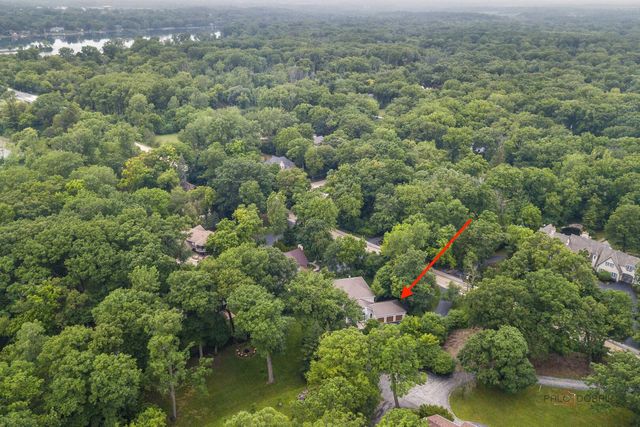 15393 W Oak Spring Road, Libertyville, IL 60048