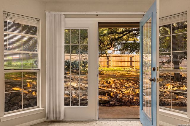 121 ELM HILL CT, San Marcos, TX 78666