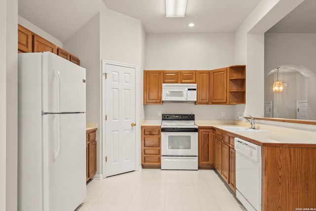 121 ELM HILL CT, San Marcos, TX 78666