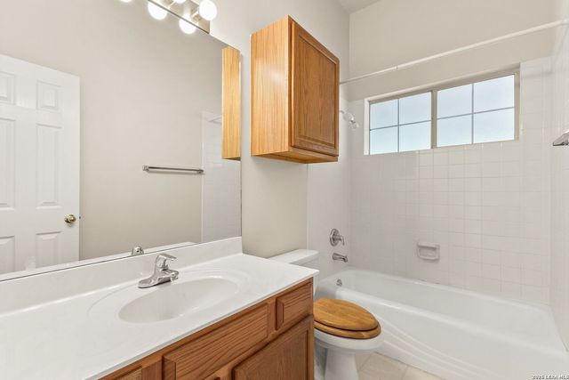 121 ELM HILL CT, San Marcos, TX 78666