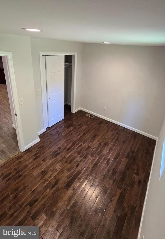 21 BEAVER AVE, Mount Laurel, NJ 08054