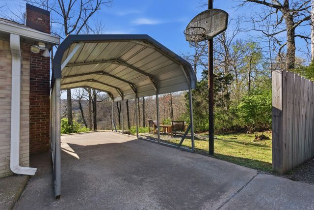 1030 Pine Bluff Rd, Kingston Springs, TN 37082