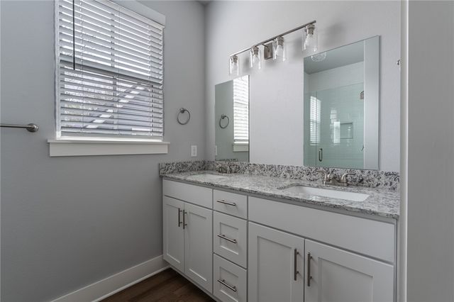 953 S Waxflower Avenue, Fayetteville, AR 72701