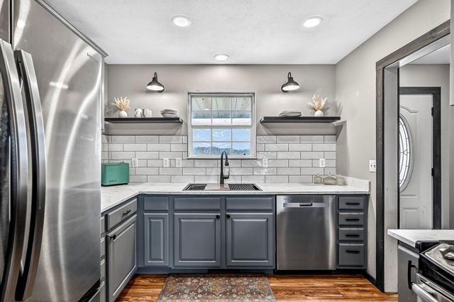 152 Quarter Horse Lane, Galena, MO 65656