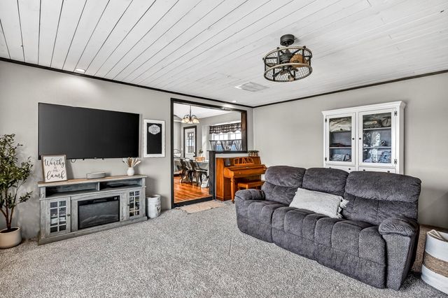 152 Quarter Horse Lane, Galena, MO 65656