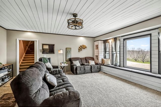 152 Quarter Horse Lane, Galena, MO 65656