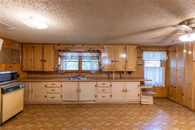 210 Austin Road, Glen Rose, TX 76043